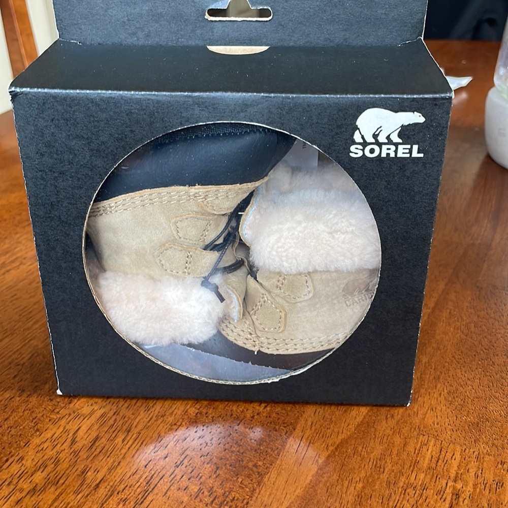 Brand new in box Sorel Caribootie